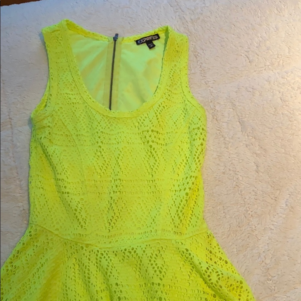 Dress - Picture 2 of 4